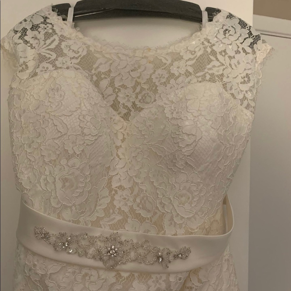 Ivory wedding dress
